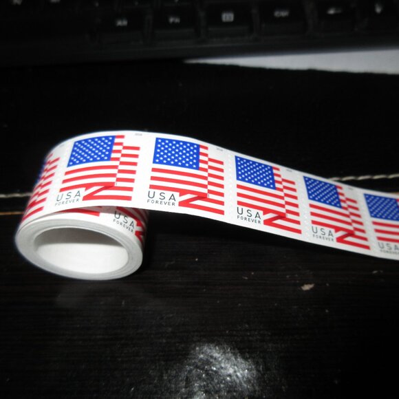 Roll of 100 forever stamps. - Picture 3 of 3